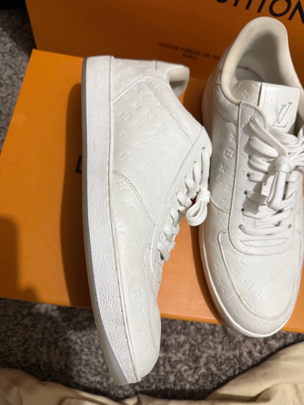 Louis Vuitton Men’s White Embossed Monogram Sneakers lv size 8 us size 9 - Picture 2 of 10